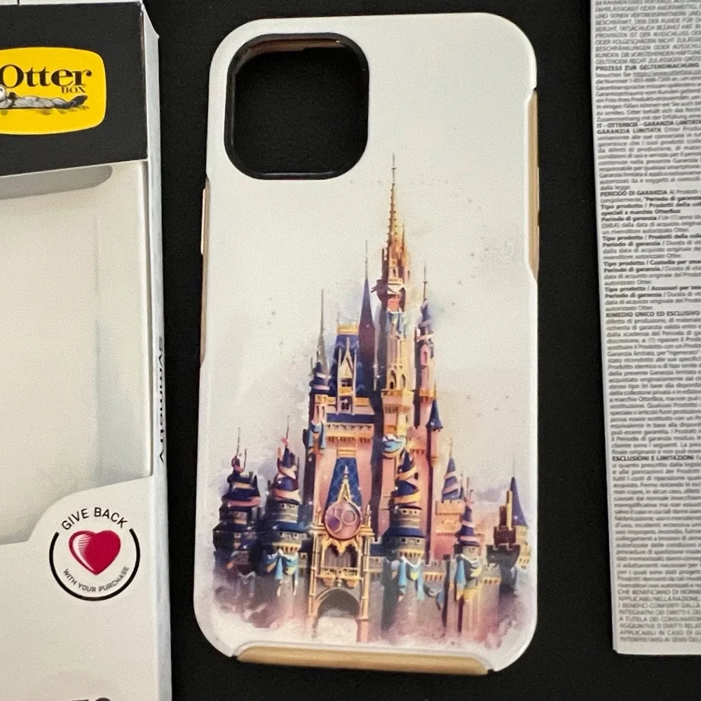 NIB Extremely Rare Otter Box Phone Case Disneyworld Castle 50th